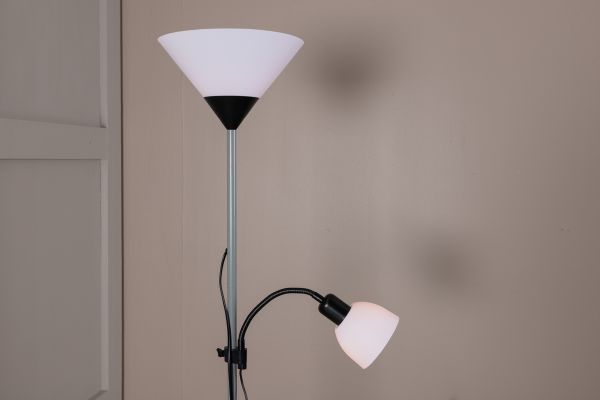 Imagine Va rog să traduceți complet

Bagasi - Lampa de podea - Gri/Alb