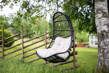 Imagine Pulau Hangingchair Rattan Black / Creme