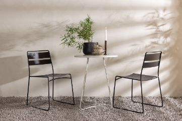 Imagine Masa de cafea rotunda din otel, culoare beige, diametru 60cm + 2 scaune de dining din seria Lina, culoare negru