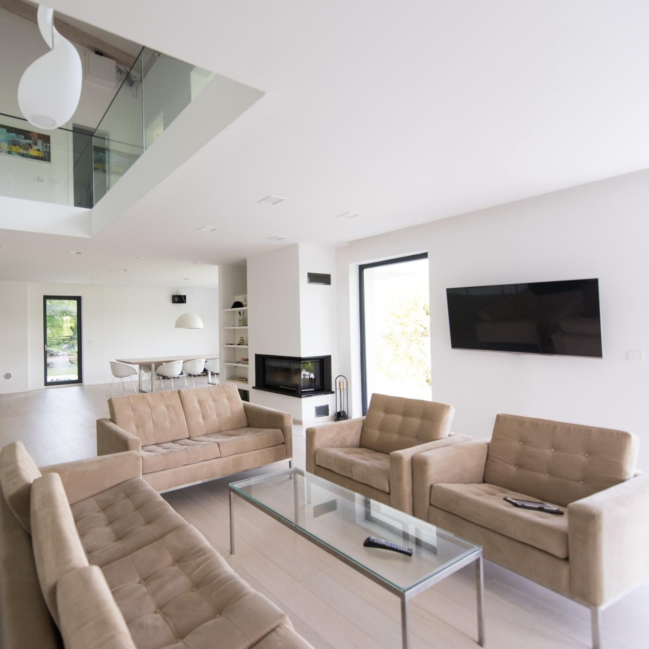 Vrei să oferi un aer fresh locuinței cu piese noi de mobilier? Află care sunt cele cu un impact semnificativ