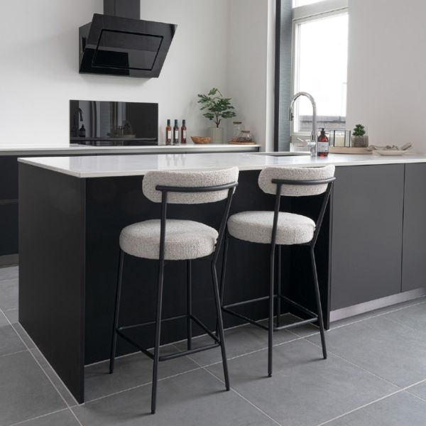 Scaun bar tapitat alb boucle/negru Badalona
